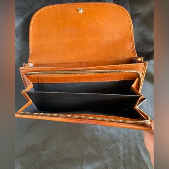 Authentic Gucci Wallet​​ - Picture 3 of 6